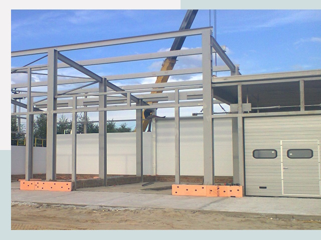 Строительство автосервисов от СтальСтрой-Двн по цене 607 руб.